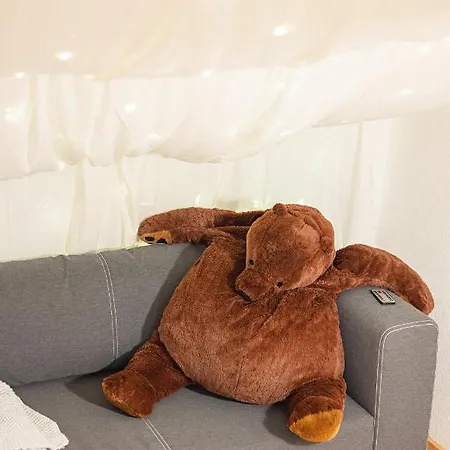 Residenz Unter Den Linden Falke